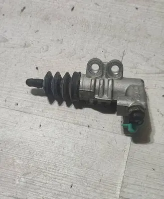 Hyundai Kona I Clutch master cylinder 