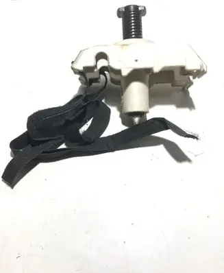 Volvo XC70 Spare wheel bolt 8626133