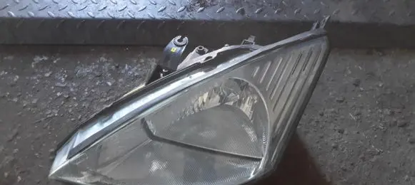 Ford Focus Headlight/headlamp