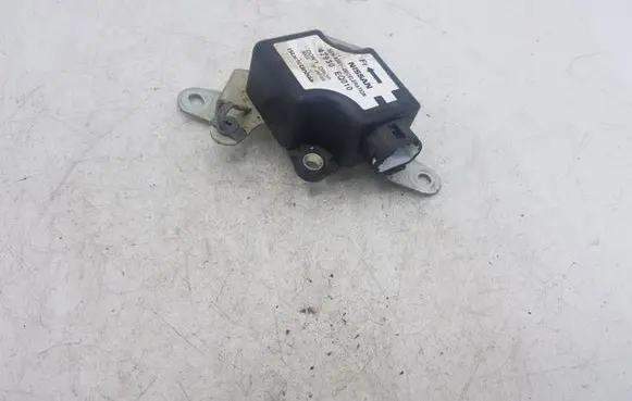 Nissan X-Trail T30 ESP acceleration yaw rate sensor 47930EQ010