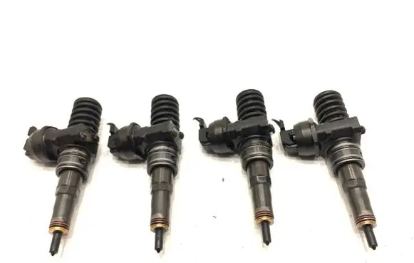 Volkswagen Golf V Fuel injectors set 038130073BQ