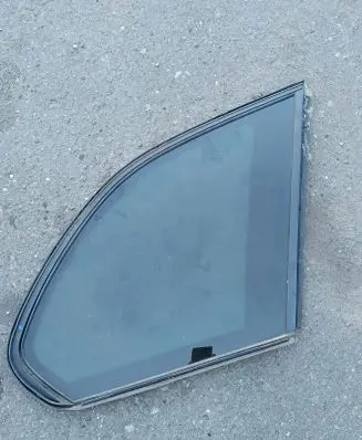 BMW X5 E53 Rear side window 43R00069