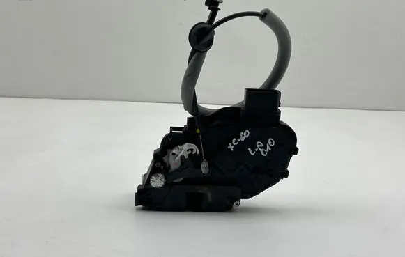 Volvo XC60 Front door lock 30799311 A048069 2190AC5