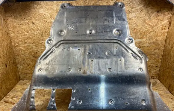 Audi TT TTS RS Mk3 8S Engine splash shield/under tray 8S7863822D