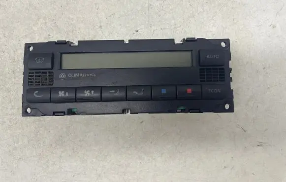Volkswagen PASSAT B5 Climate control unit 3B1907044D 2400016303