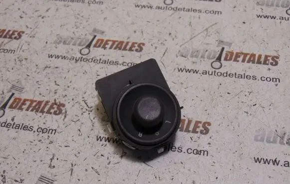 Opel Astra J Wing mirror switch 13271827
