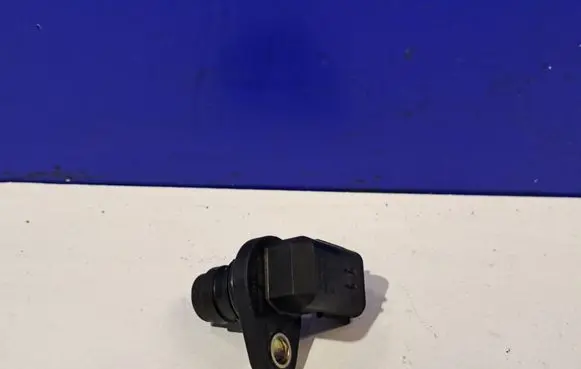 Volvo S60 Camshaft position sensor 8658495