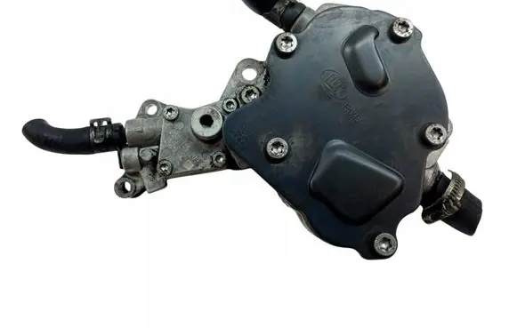 Volkswagen Golf IV Vacuum pump 038145209E