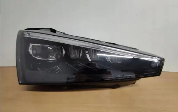 Skoda Scala Headlight/headlamp 657941016A
