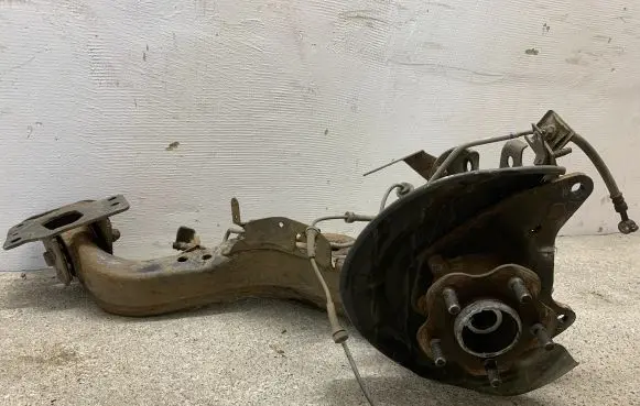 Nissan X-Trail T32 Rear wheel hub spindle/knuckle 