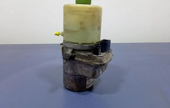 Volkswagen Polo IV 9N3 Power steering pump 6Q0423156AB