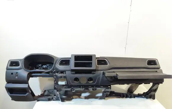 Renault Master III Dashboard 682000855R 682003777R 682000947R