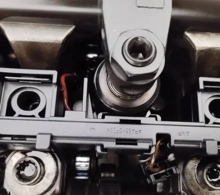 Chrysler Sebring (ST-22 - JR) Fuel injector