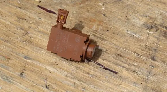 Audi A4 S4 B9 Air quality sensor 4H0907658A PAG130616