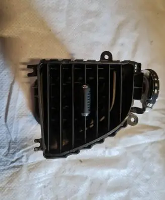 Dash center air vent grill