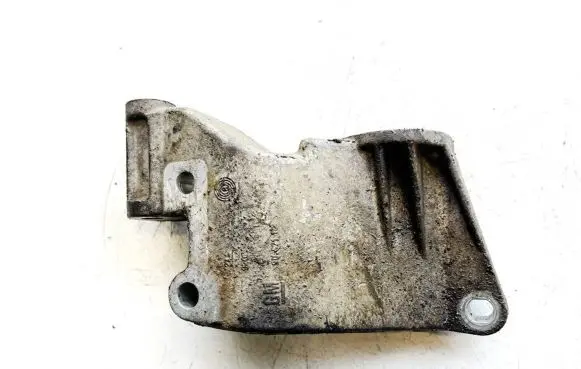 Opel Astra G Engine mounting bracket