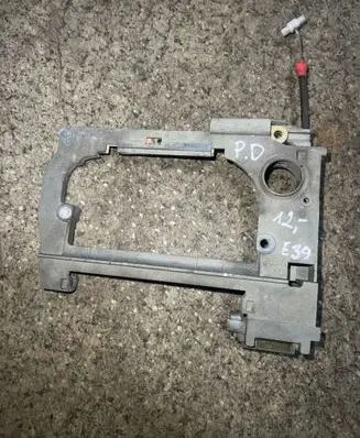 BMW 5 E39 Front door exterior handle/bracket 51218236644