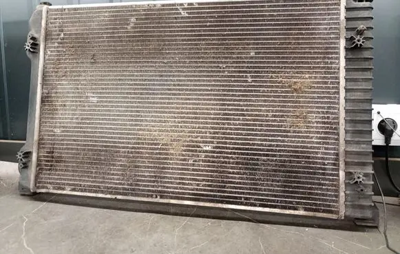 Audi A4 S4 B6 8E 8H Coolant radiator