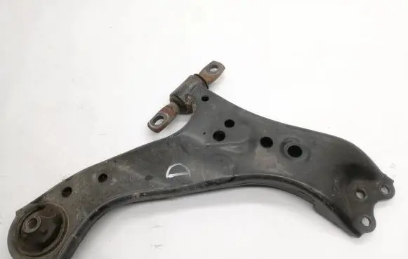 Toyota RAV 4 (XA50) Front lower control arm/wishbone