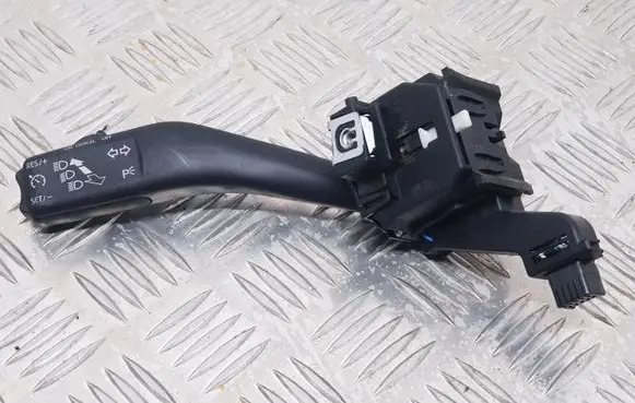 Volkswagen Golf VI Indicator stalk 1K0953513G