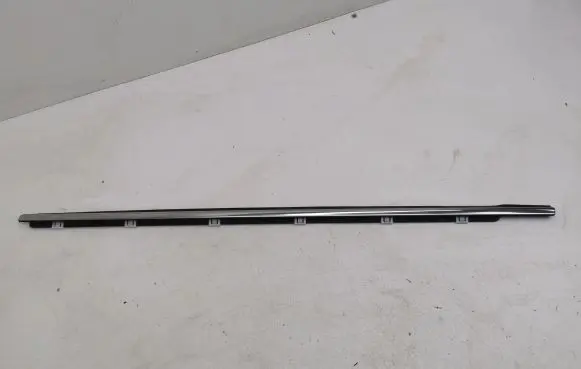 KIA Stonic Front door glass trim molding