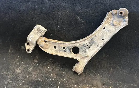 Volkswagen PASSAT B5.5 Front control arm