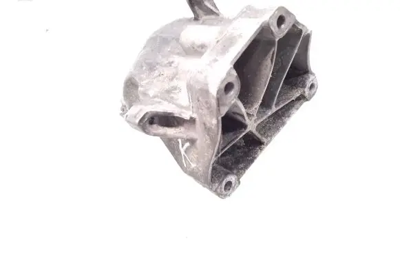 Mercedes-Benz E W212 Engine mounting bracket A6512230004
