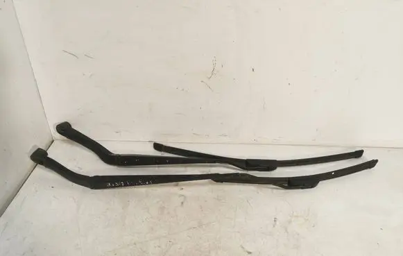 Opel Insignia A Front wiper blade arm 13227399