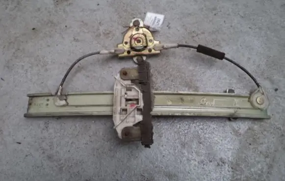 Hyundai Accent Rear door window regulator with motor