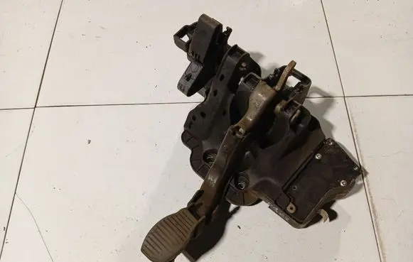 Fiat Punto (188) Brake pedal 