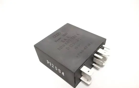Audi A4 S4 B5 8D Other relay 8D0907701A D15502
