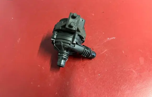 BMW X5 G05 Electric auxiliary coolant/water pump 8679885