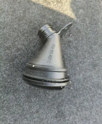 Volkswagen Touareg I Oil filler cap 059103482C