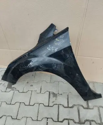 Ford Focus Fender BLOTNIKLEWYFOCUSFL