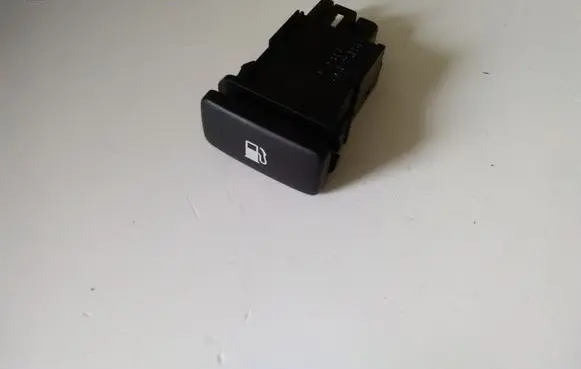 Lexus RX 300 Fuel tank opening switch 15A492