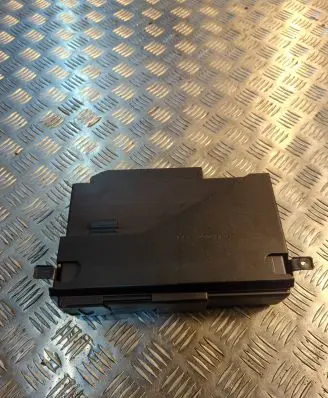 Mercedes-Benz C W203 CD/DVD changer A2038200714