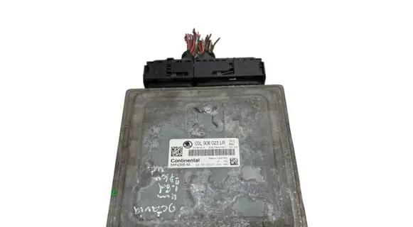 Skoda Octavia Mk2 (1Z) Engine control unit/module 03L906023LR 03L906023JH 5WP42685AA