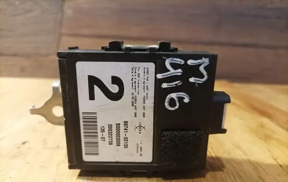 Toyota Auris 150 Door control unit/module 8974102130