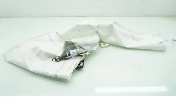 Lexus LBX Roof airbag