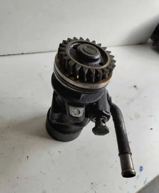 Volkswagen Touareg I Power steering pump 7H0422153H