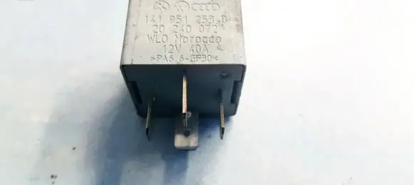 Volkswagen Golf IV Other relay 141951253B 20240072