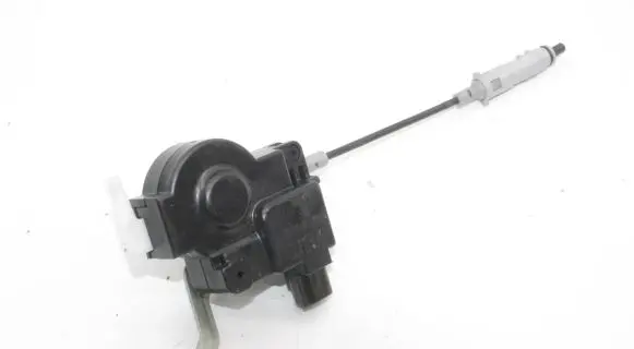 Lexus CT 200H Fuel tank cap lock 