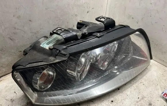 Audi A4 S4 B6 8E 8H Headlight/headlamp 8E0941004F