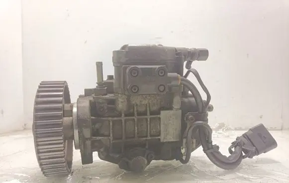 Audi A3 S3 8L Fuel injection high pressure pump 038130107D