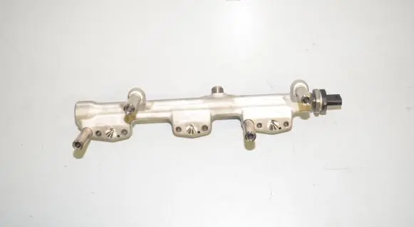 BMW 1 F40 Fuel main line pipe 8665631 13538665631 13538698787