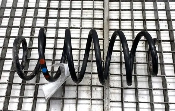 Toyota Auris E180 Rear coil spring 