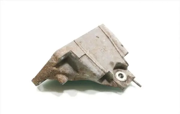 Lexus LS 460 - 600H Engine mounting bracket