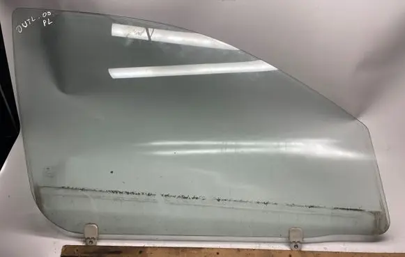 Mitsubishi Outlander Front door window glass four-door
