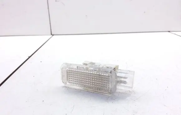 Audi Q7 4L Front seat light