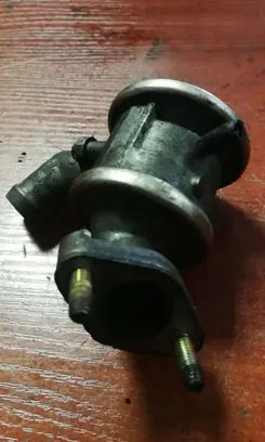 BMW 5 E34 Secondary air pump 1704887